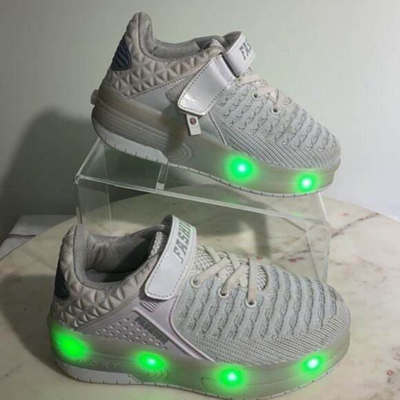 LED Light-Up Roller Skates‎ Kids Sneakers With USB Charging  White Size 35 - Picture 5 of 14